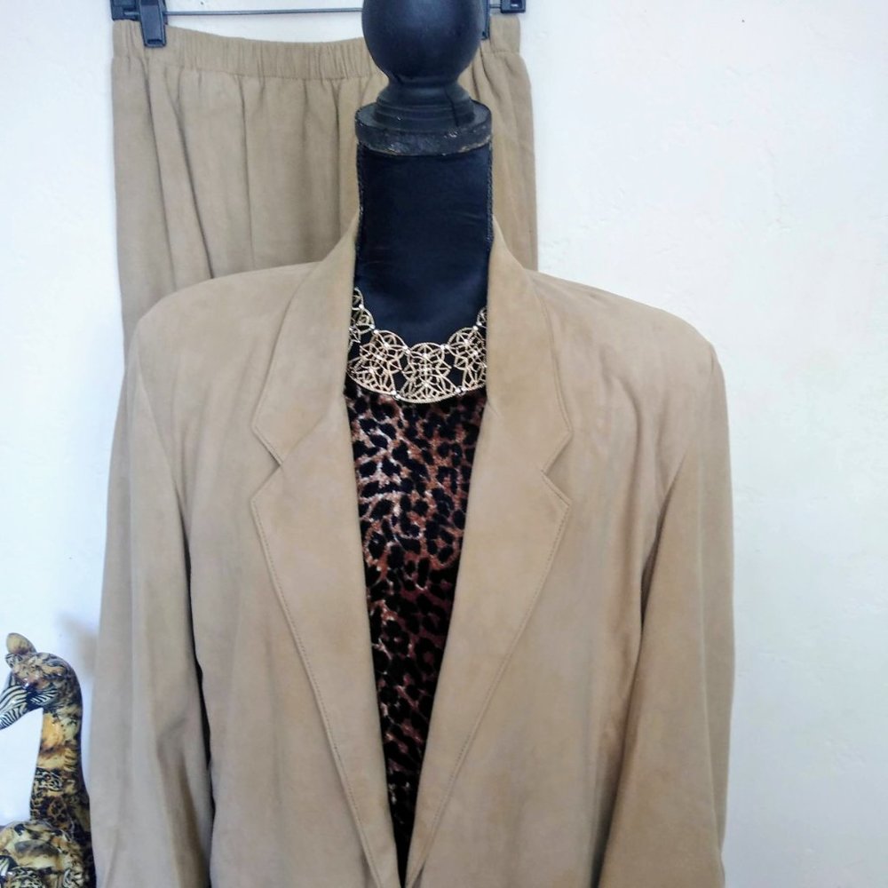 LIZ ROBERTS/ROBERT ELLIOT VINTAGE SUEDE SUIT (SIZE L)!! - Picture 3 of 4